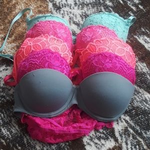 Pink Victoria secret bras